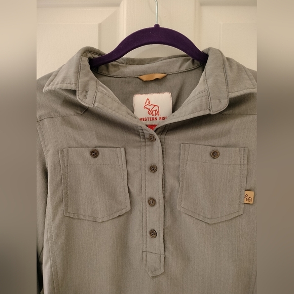Western Rise Women's Small Gray Button-Up Shirt - Picture 5 of 5